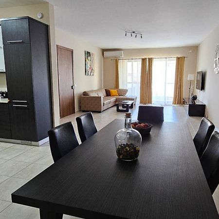 Large Apartment In Marsascala. Sleeps 6 Marsaskala Ngoại thất bức ảnh