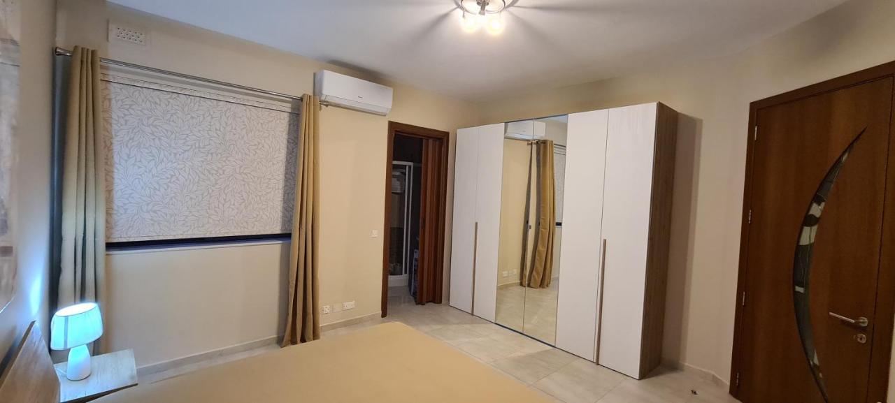 Large Apartment In Marsascala. Sleeps 6 Marsaskala Ngoại thất bức ảnh