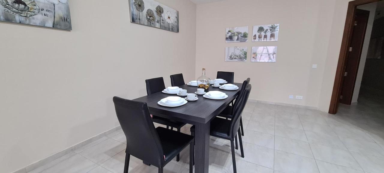Large Apartment In Marsascala. Sleeps 6 Marsaskala Ngoại thất bức ảnh