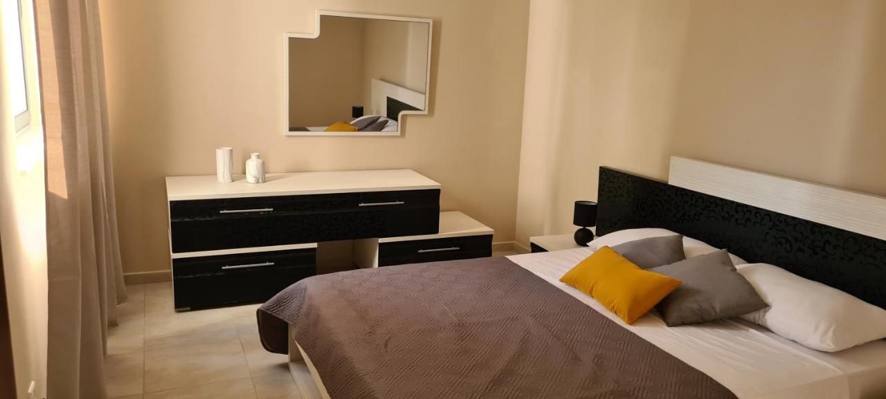 Large Apartment In Marsascala. Sleeps 6 Marsaskala Ngoại thất bức ảnh